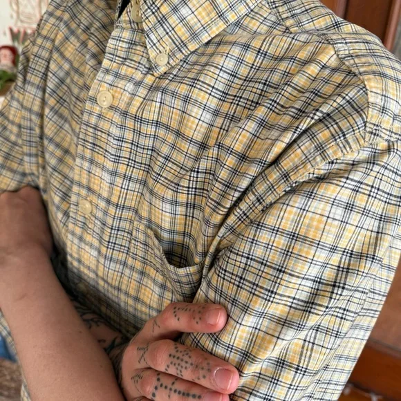 💀 SOLD 💀 Vintage 90s Cropped Boxy Yellow Plaid Short Sleeve Button Down ~ Size S - Picture 4 of 8